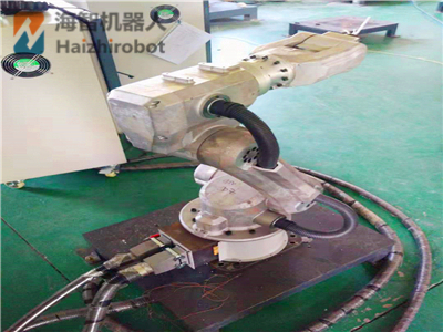 關(guān)節(jié)機(jī)械手臂是由哪幾個部分組成？