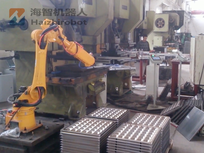 沖床機械手臂（擺臂/關節(jié)機械手沖壓聯(lián)機）